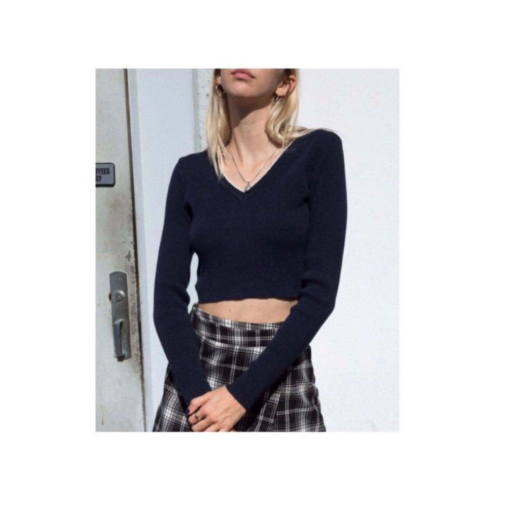 Brandy Melville cashmere cropped navy sweater